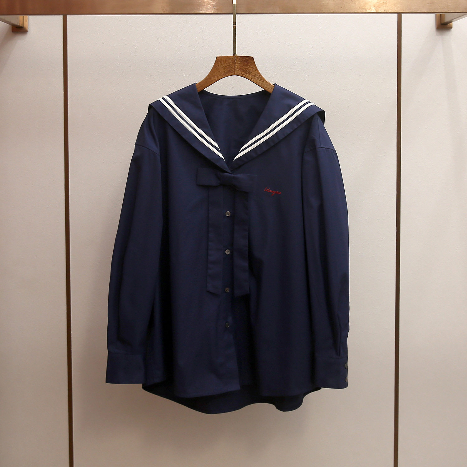 maSande深圳南油高端女装春季新款减龄学院蝴蝶结刺绣领宽松衬衫