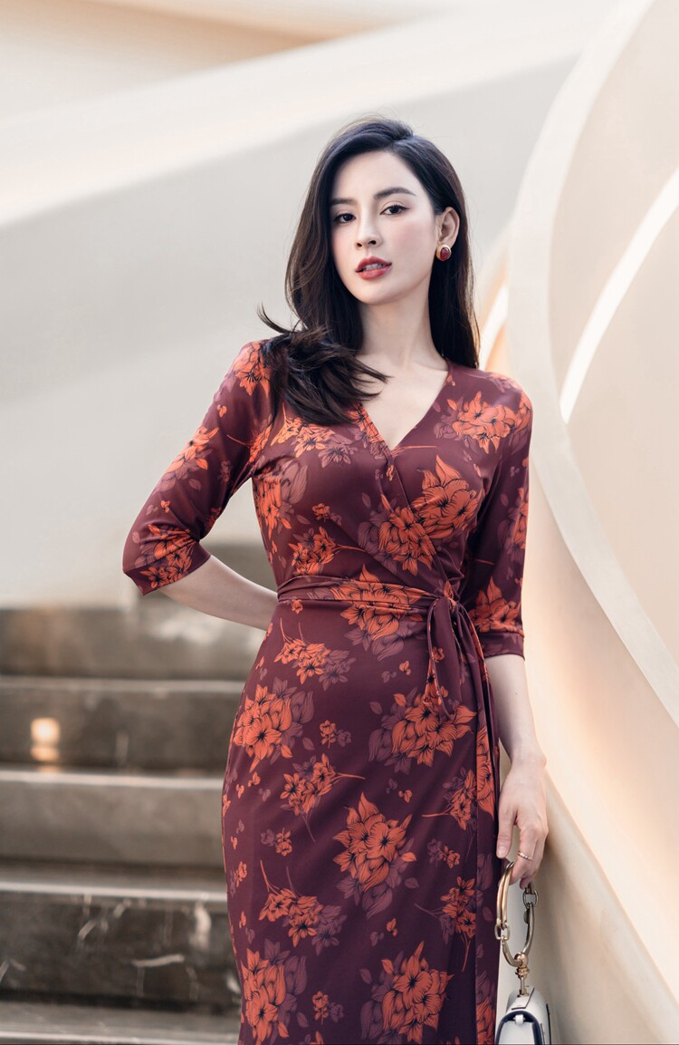 PG DVF 连衣裙2024春夏季新款裹身裙复古中长款高腰气质茶歇裙