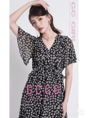 知恩GCCG正品夏黑底碎花连衣裙淑女文艺气质木耳花边V领雪纺6921