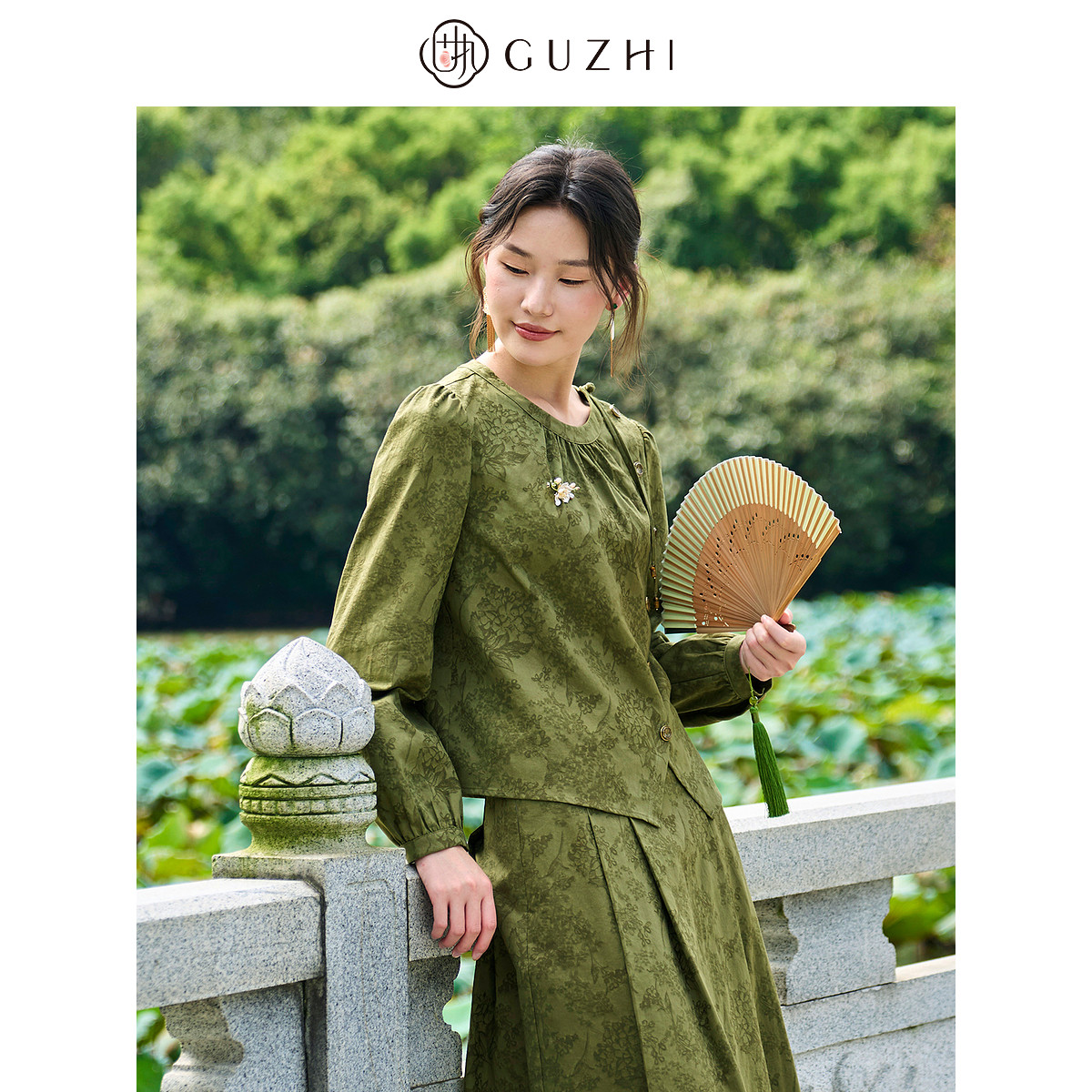 固执秋季新款新中式提花圆领流苏长袖短款衬衫女上装图片
