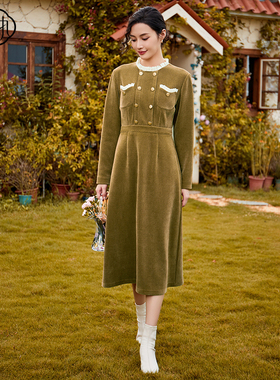 固执秋冬新款学院风立领灯芯绒长袖中长款连衣裙42034LQ08522