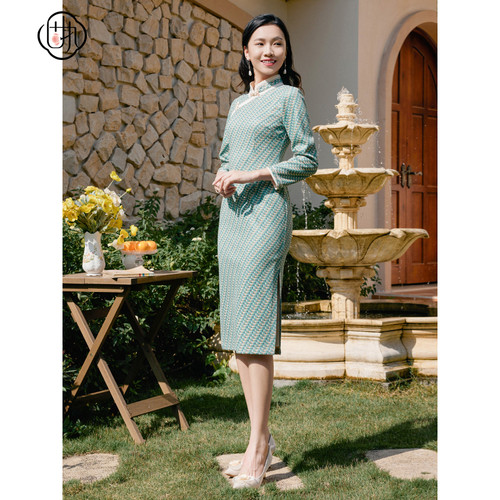 气质修身中式复古旗袍  长袖立领中长连衣裙