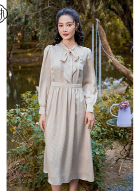 固执秋季新款复古学院风系带波点泡泡长袖连衣裙30733LQ08277