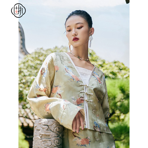 v领盘扣短款外套女固执提花中式