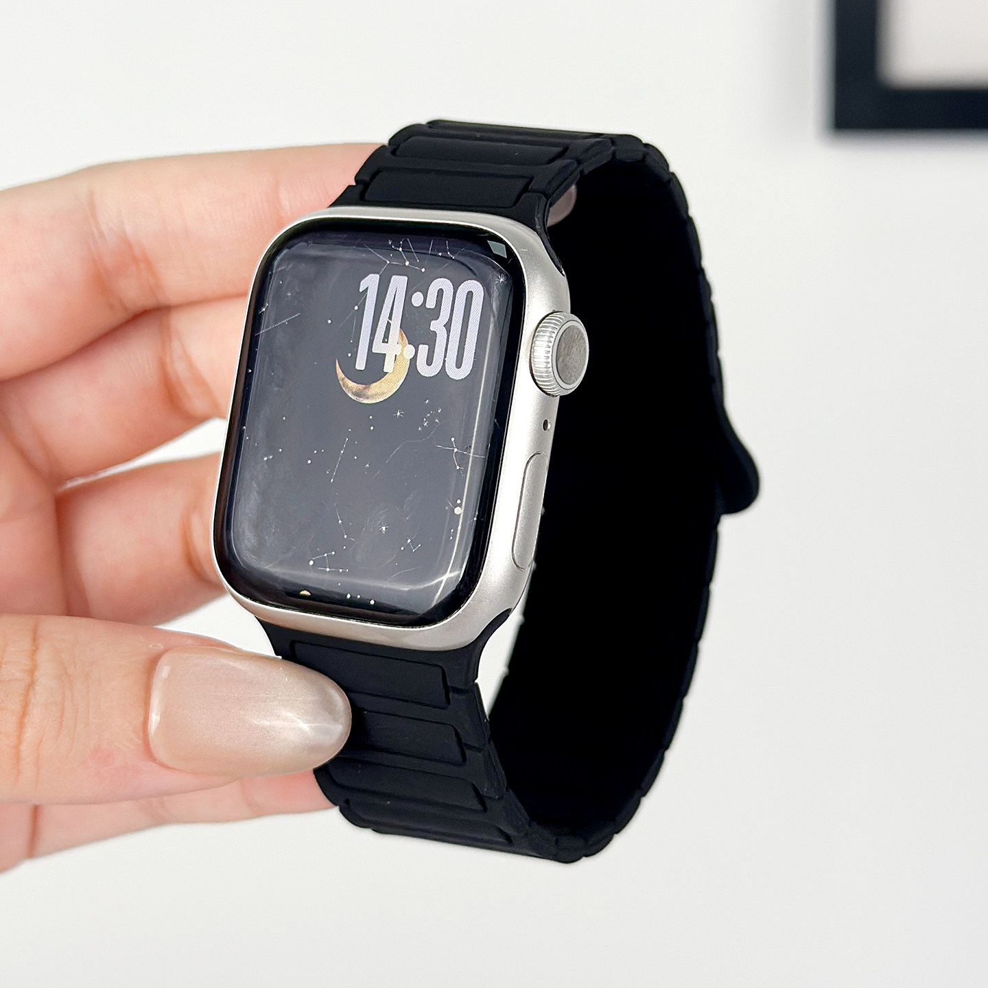 适用苹果S11手表表带硅胶磁吸