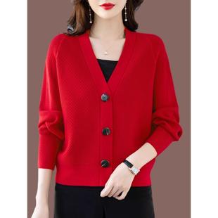 大红色春秋女装羊毛衫针织开衫秋冬短款外搭上衣新款妈妈毛衣外套