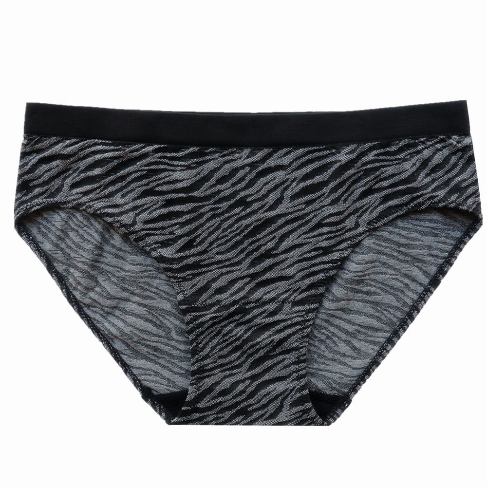 新款高品质少女内裤无痕薄款透气舒适三角短裤内内贴身紧身短裤