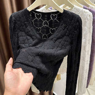 v领磨毛蕾丝打底衫女春秋冬爱心洋气内搭小衫性感低领泡泡袖上衣