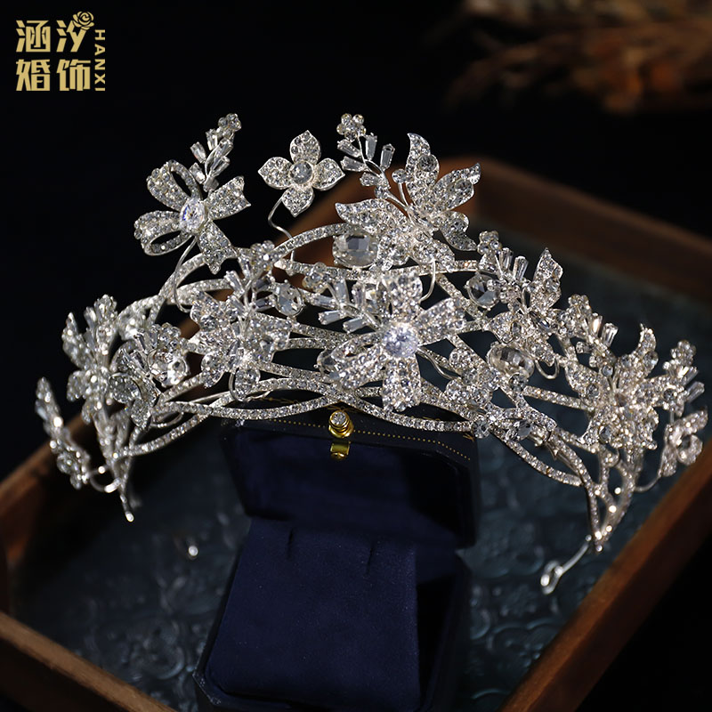 法式轻奢银色重工水钻闪亮立体花朵蝴蝶新娘皇冠设计感主婚纱头饰