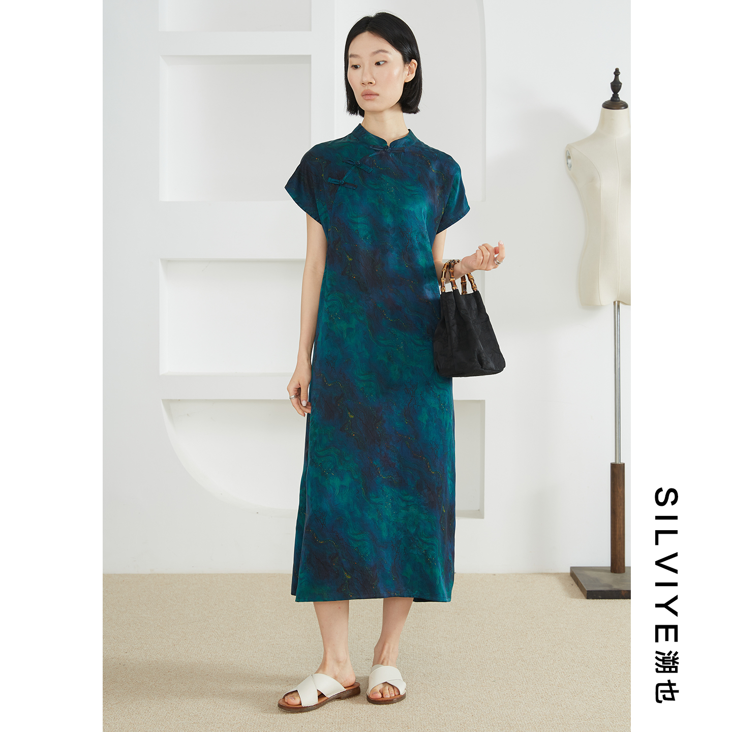 SILVIYE/溯也真丝香云纱改良旗袍连衣裙女100桑蚕丝立领收腰长裙