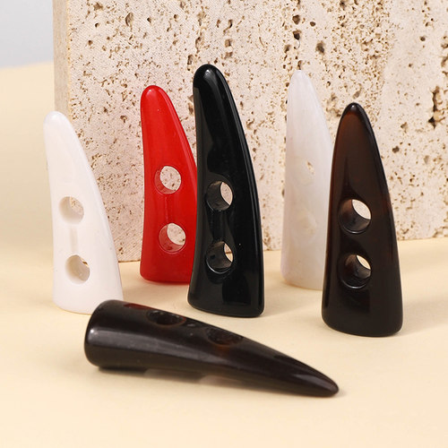 女装大衣皮草树脂仿牛角时尚纽扣