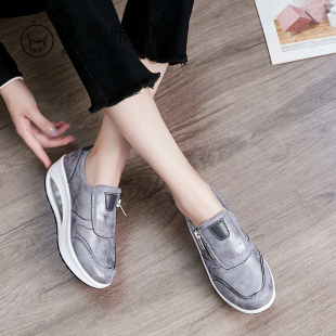 女春秋新款 百搭运动女鞋 厚底皮面休闲鞋 韩版 妈妈增高旅游鞋 摇摇鞋