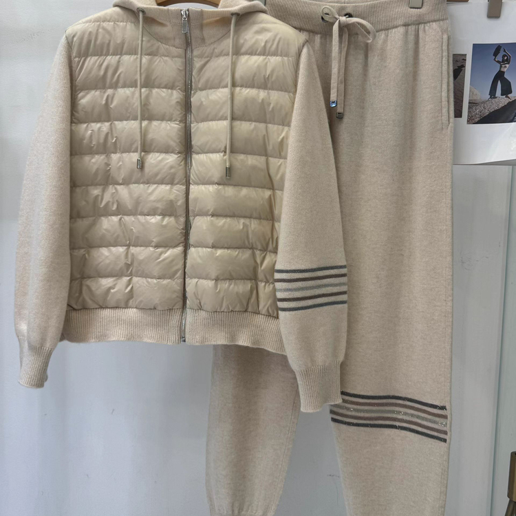 BC珠链连帽羊绒拼接短款羽绒服