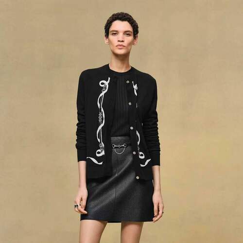 H嵌花铁饰图案提花羊毛针织开衫