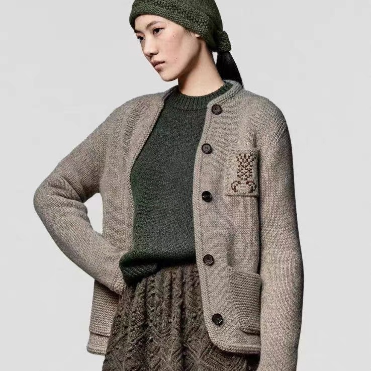 LP秋冬新品口袋绣花羊绒开衫外套