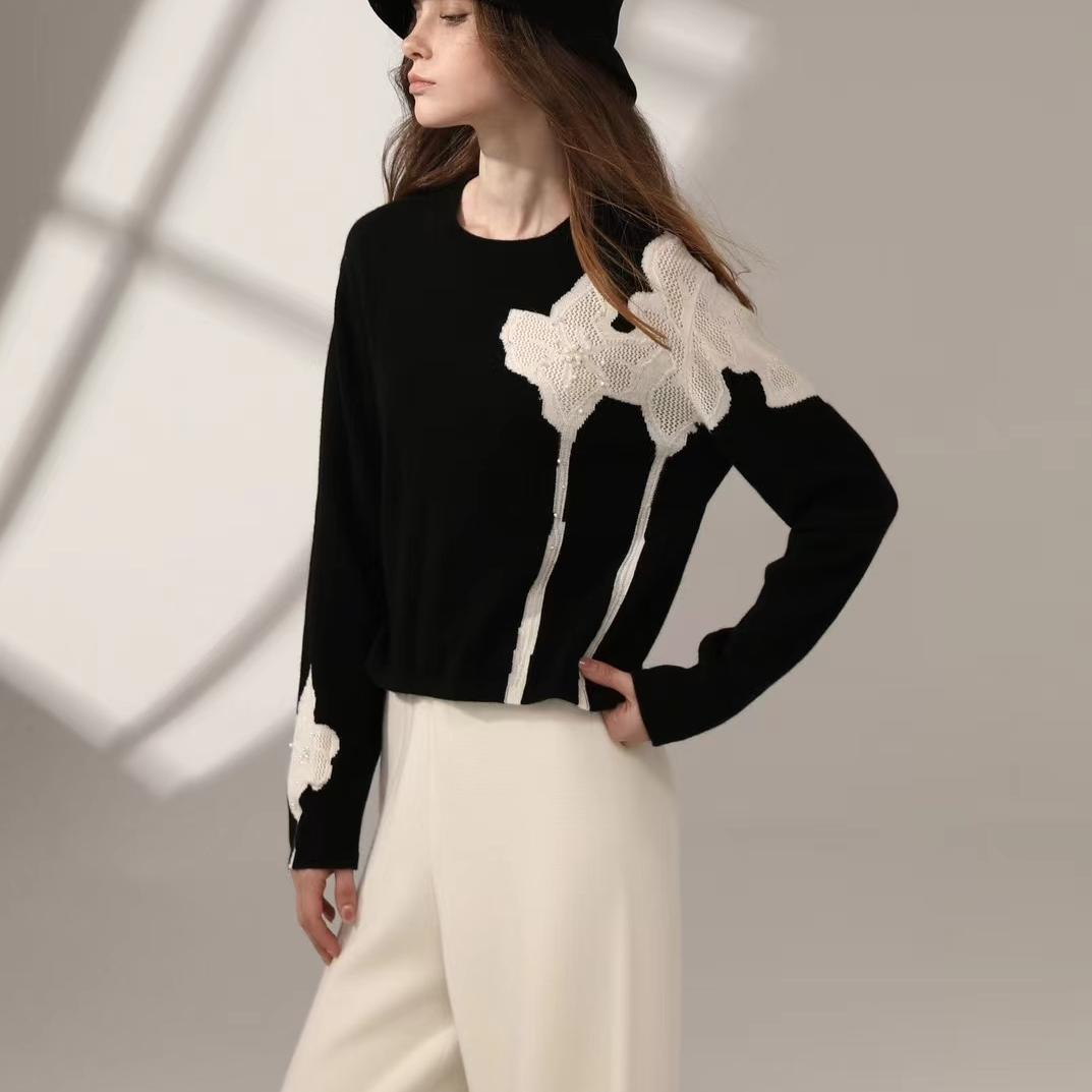 立体镂空钉珠花朵纯羊绒针织毛衣