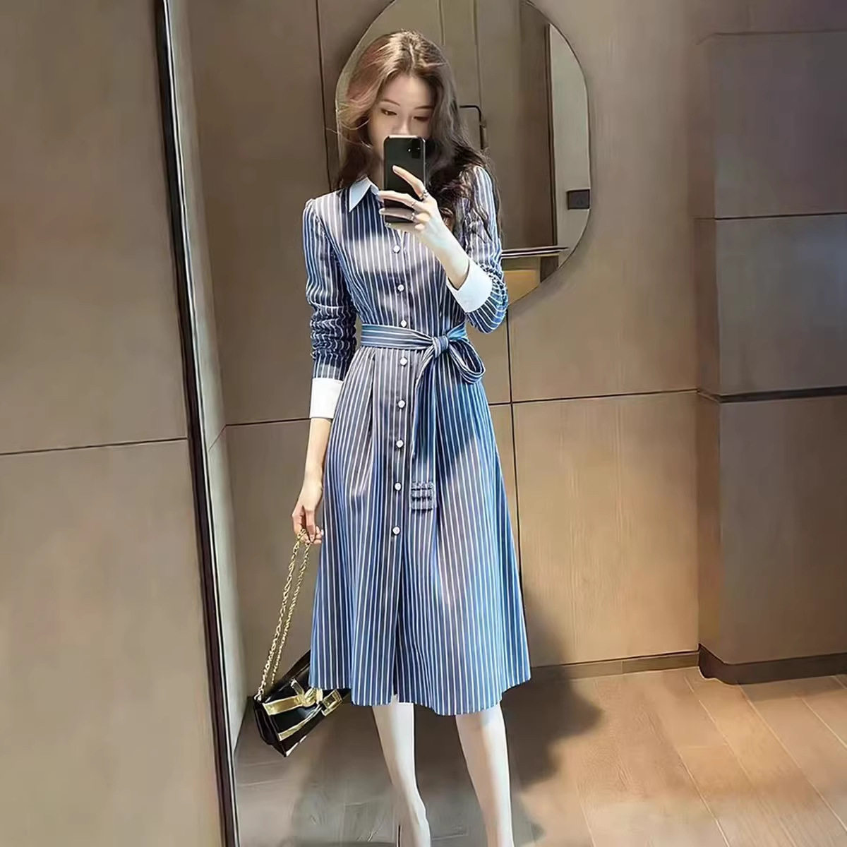 春季穿搭超好看独特漂亮裙子高端精致富家千金风蓝色条纹洋装女