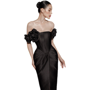 高档精品轻奢华丽感立体裁剪花朵装饰抹胸露锁骨气质黑色包臀礼服