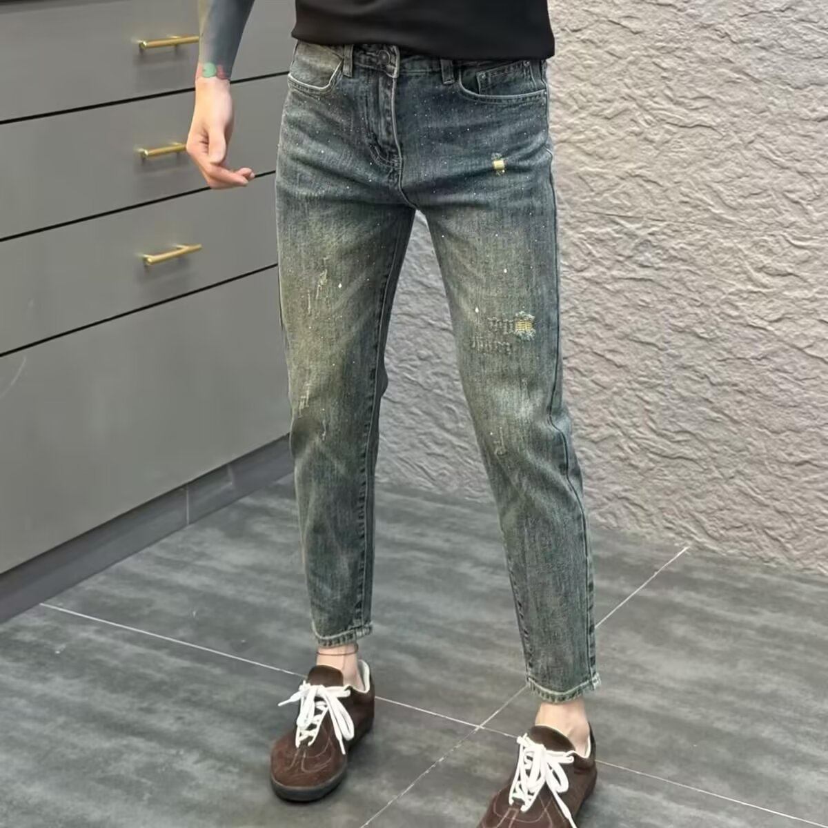 高端刮烂复古牛仔裤男修身小脚2025春夏季新款个性烫钻弹力休闲裤