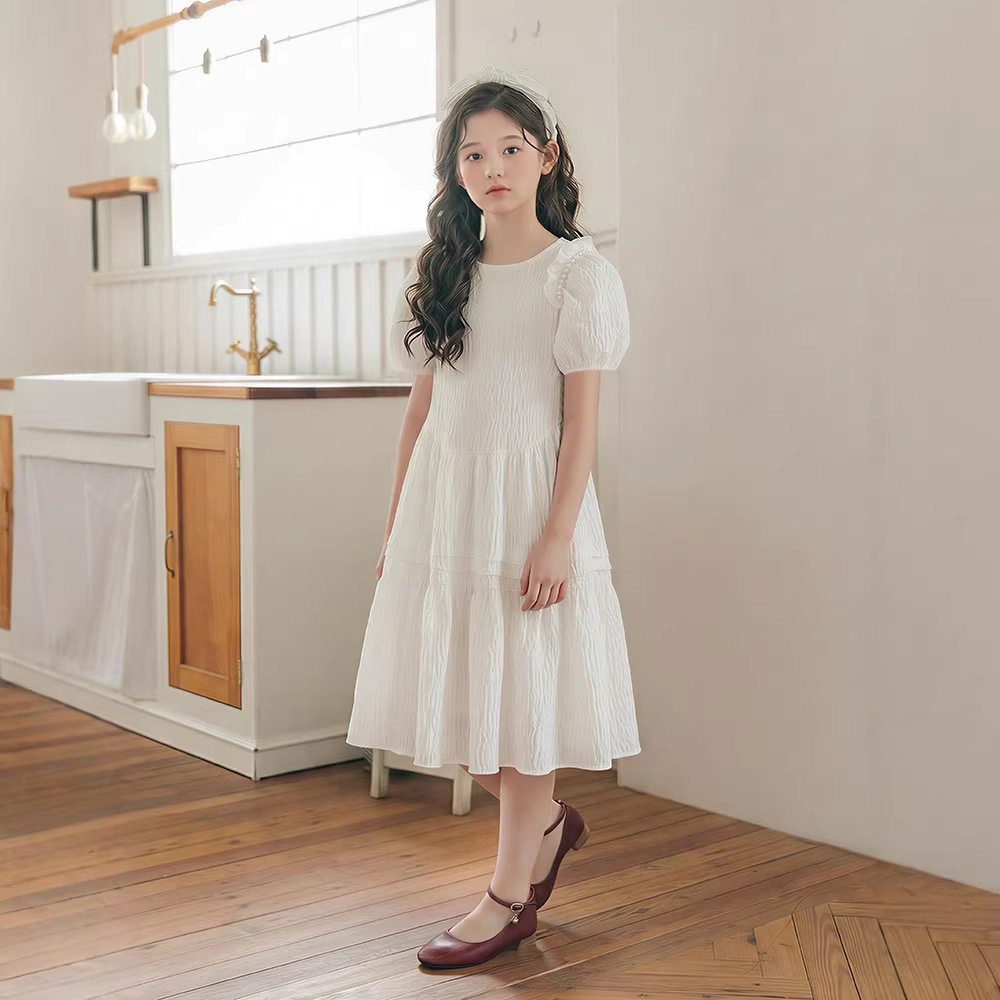 2026新款女童白色泡泡袖连衣裙肌理感珍珠装饰儿童夏季修身公主裙