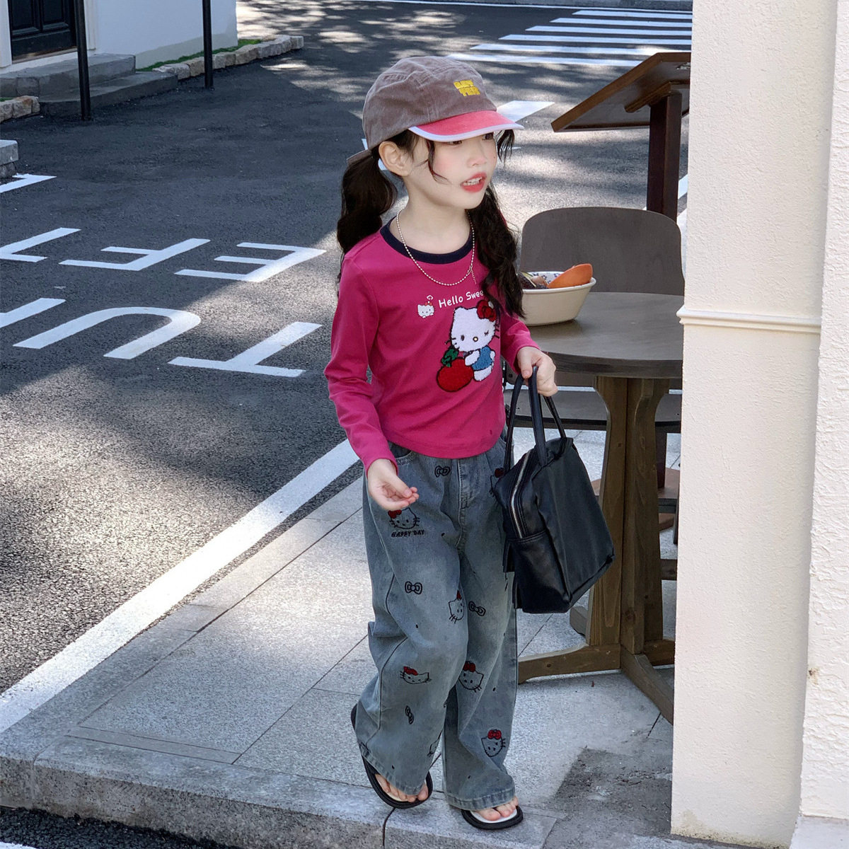 2026春季新款女童洋气圆领长袖T恤+卡通印花宽松休闲牛仔裤两件套