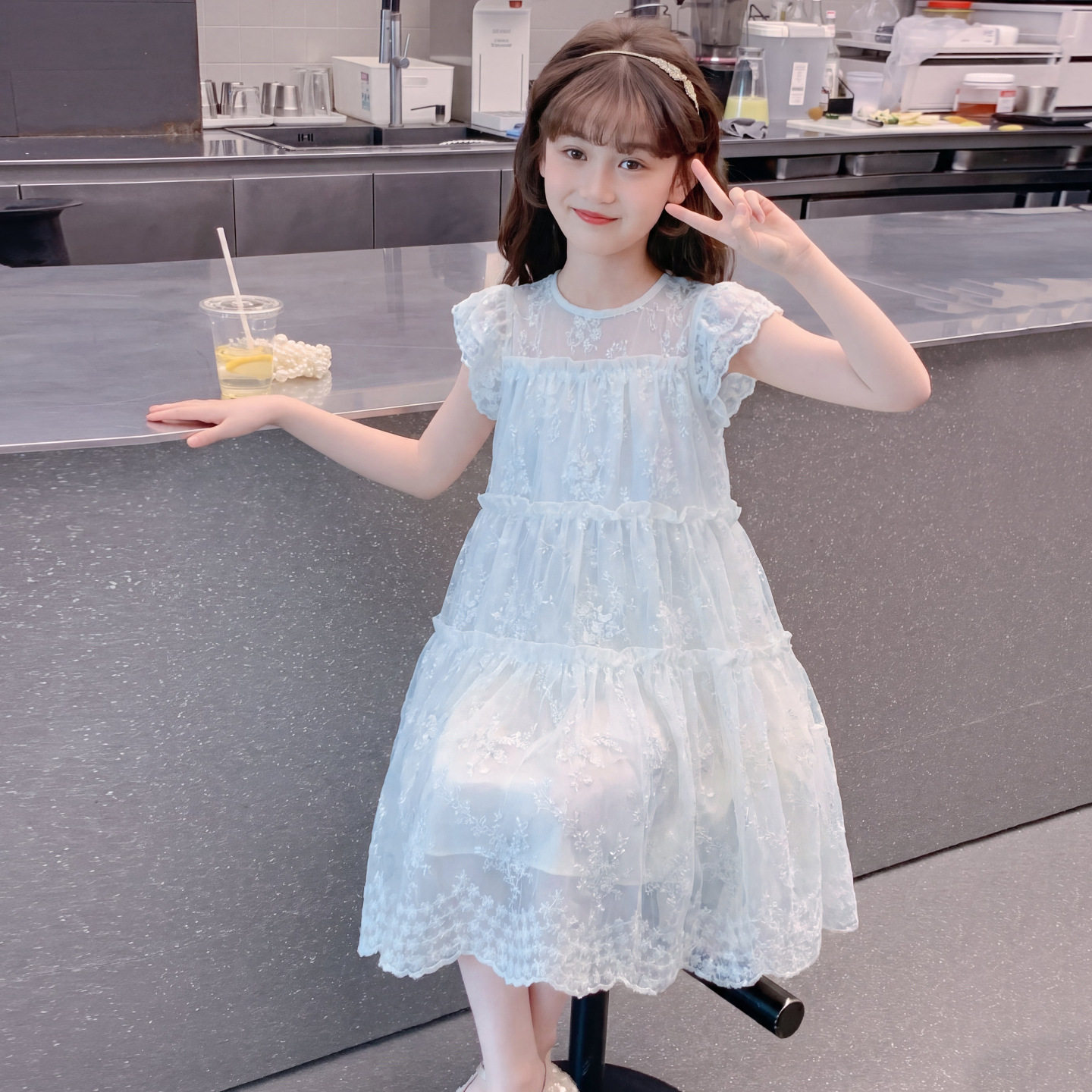 女童连衣裙夏装2026新款洋气儿童时髦网红蕾丝裙子女孩夏季公主裙