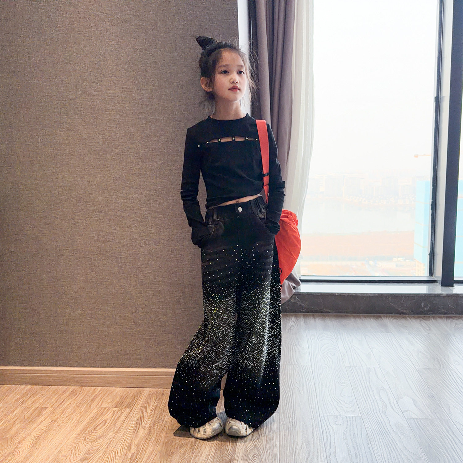 女童酷飒烫钻牛仔裤2026春装新款爵士舞服上衣儿童宽松直筒裤洋气