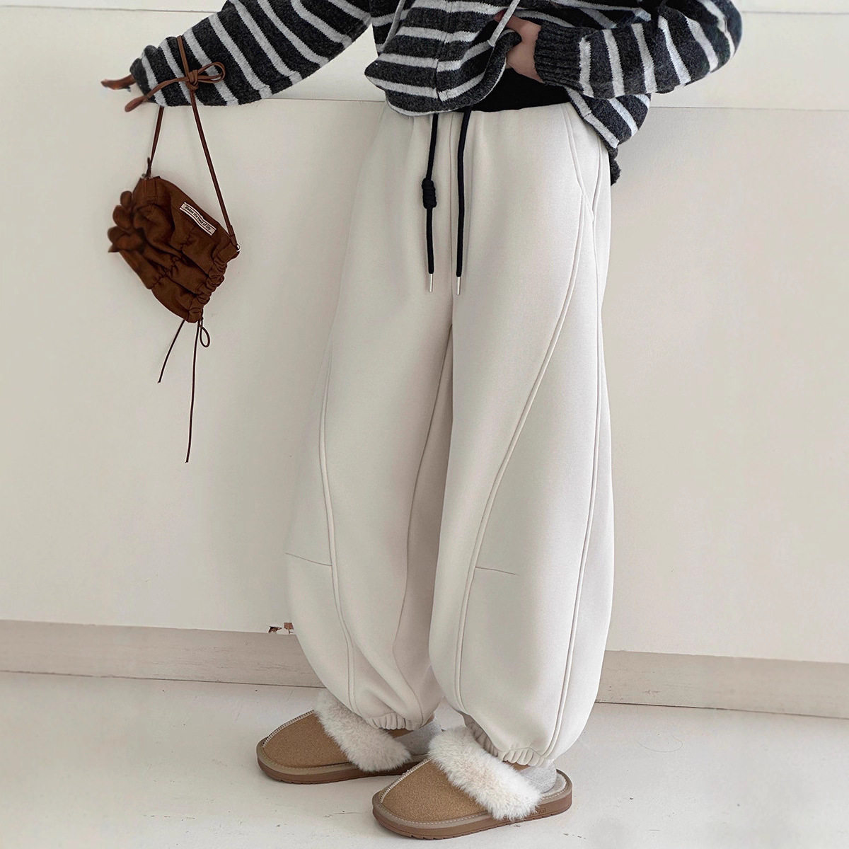 女童加绒裤子2025新款女大童秋冬款外穿一体绒加厚儿童宽松阔腿裤