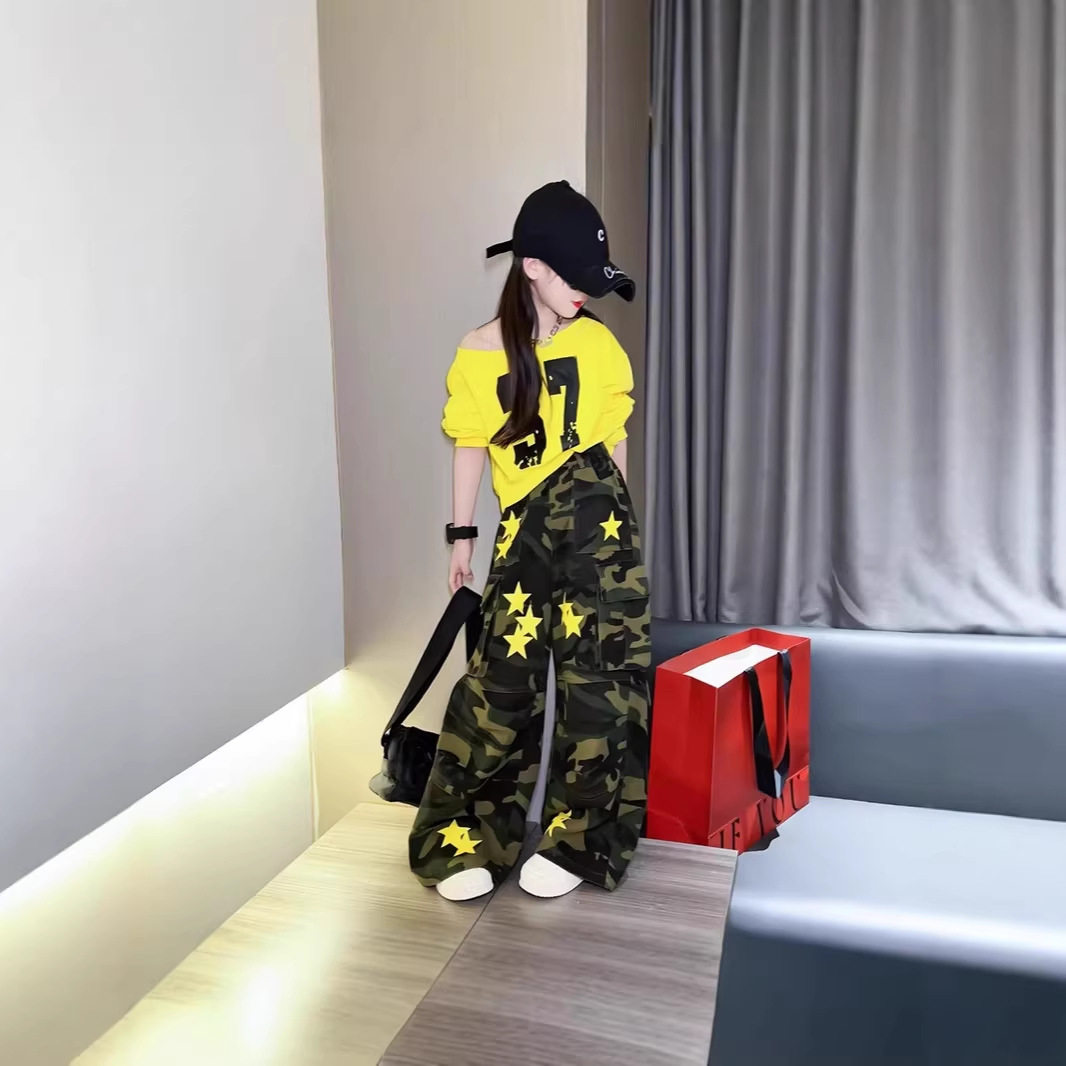 女童春款套装2026新款斜肩卫衣复古工装迷彩阔腿裤洋气女孩两件套