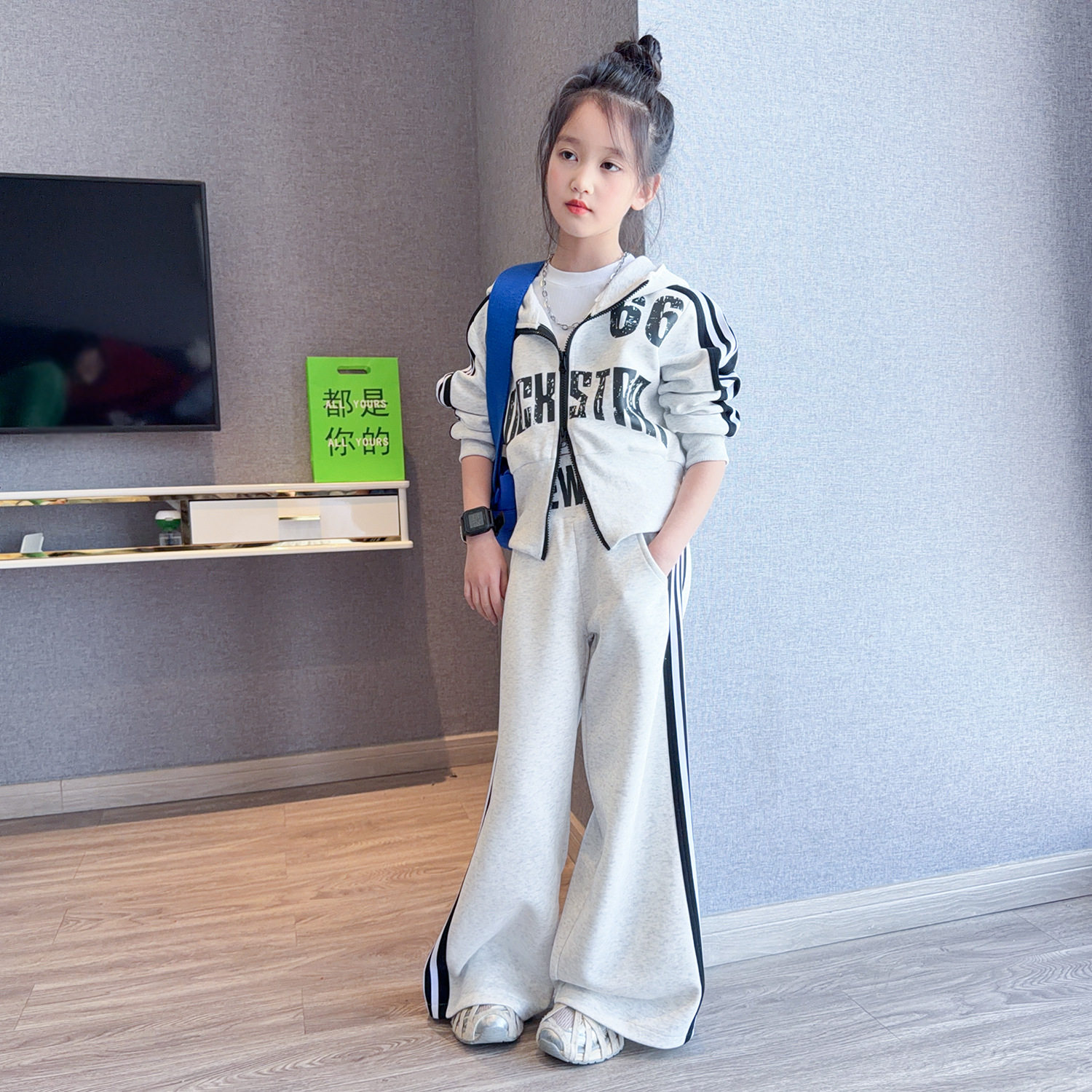 女童春装酷飒运动套装2026新款大童洋气短款外套宽松休闲裤两件套