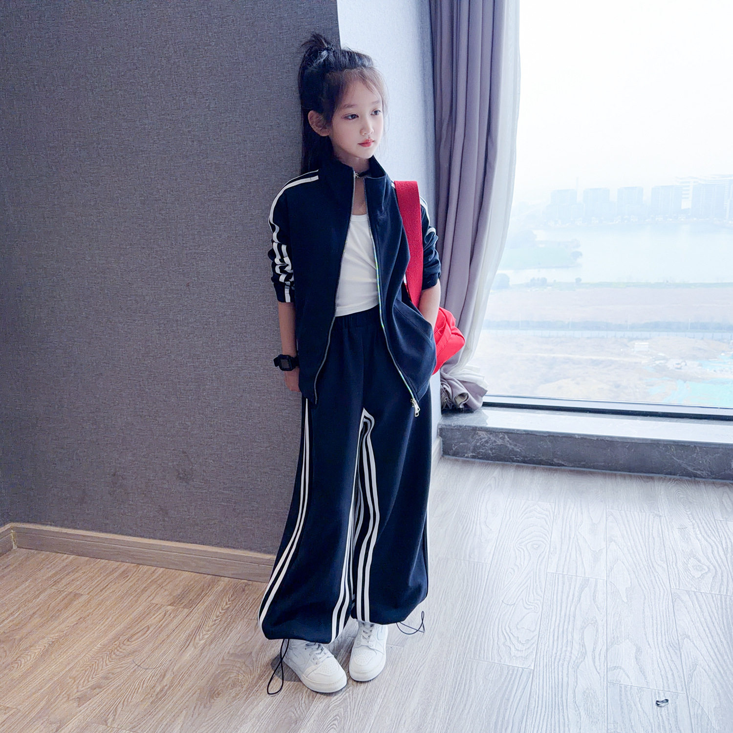 女童春装运动套装2026新款中大童洋气时髦儿童休闲束脚裤两件套潮