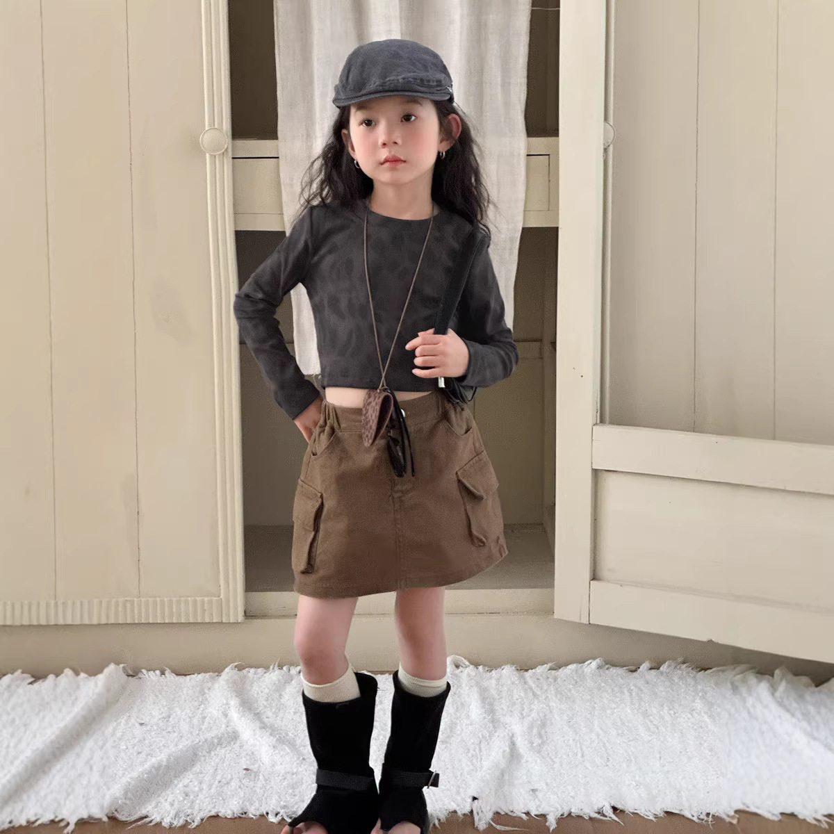 2026女大童儿童美式复古豹纹长袖T恤 女童春季新款迷彩修身短上衣