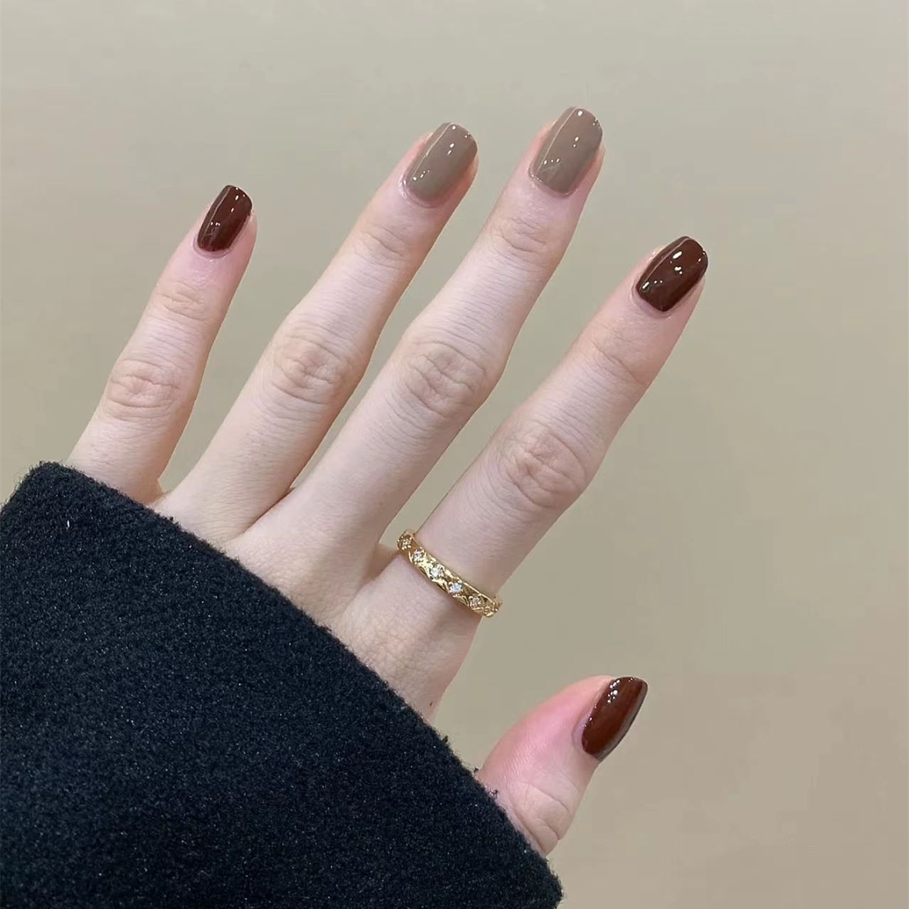 假指甲贴片成品纯色美甲咖色显白秋冬穿戴式短款孕妇新娘甲片定制