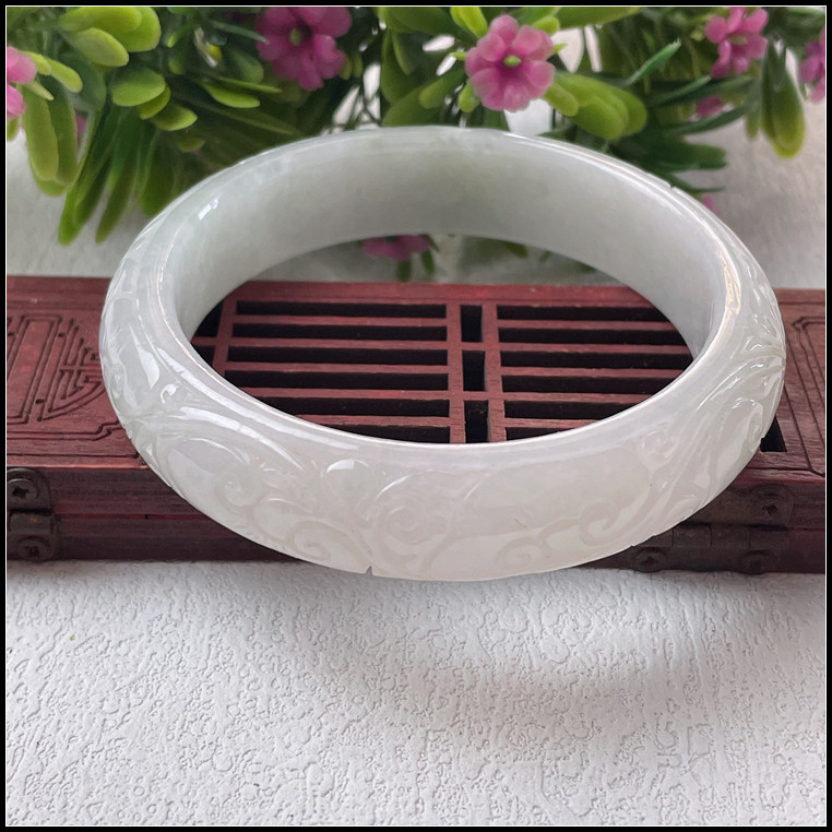 天然翡翠正圈雕花平安镯