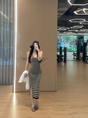 Genieeea吉妮的宝藏 黑米条纹大V领针织条纹裙吊带裙连衣裙