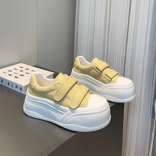 小白鞋女款2026新款今年流行爆款百搭真皮厚底轻便巨好看白色板