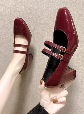 酒红色玛丽珍单鞋女设计感小众方头皮鞋职业粗跟一字扣带高跟鞋女