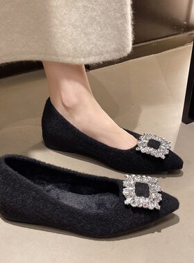 水钻方扣尖头毛毛鞋女外穿秋冬新款呢子灰色平软底通勤加绒面单鞋