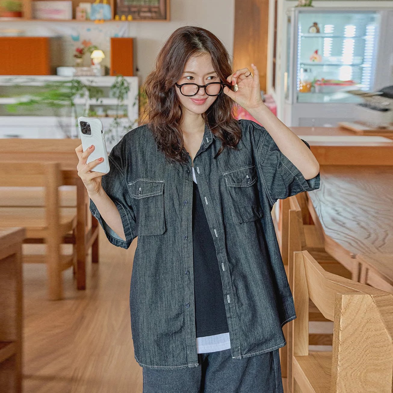 韩国大码女装胖mm夏装新品靓丽拼色车缝线双口袋短袖牛仔衬衫409