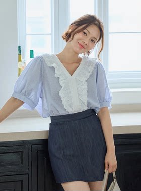 韩国大码女装胖mm夏装新品靓丽竖条纹花边拼接V领时尚短袖衬衫703