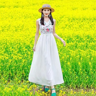 民族风刺绣显瘦气质雪纺无袖背心连衣裙夏季新款女大摆超仙长裙