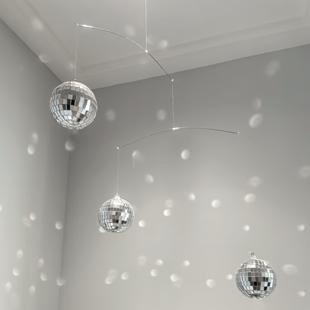 星星夜空反光挂饰阳光捕手星球吊饰宇宙星空反光灯球平衡挂饰