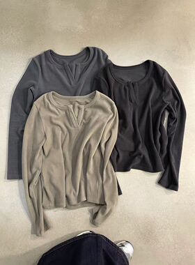 2025秋冬新款韩版时尚百搭圆领长袖针织衫女修身显瘦打底丝绒上衣