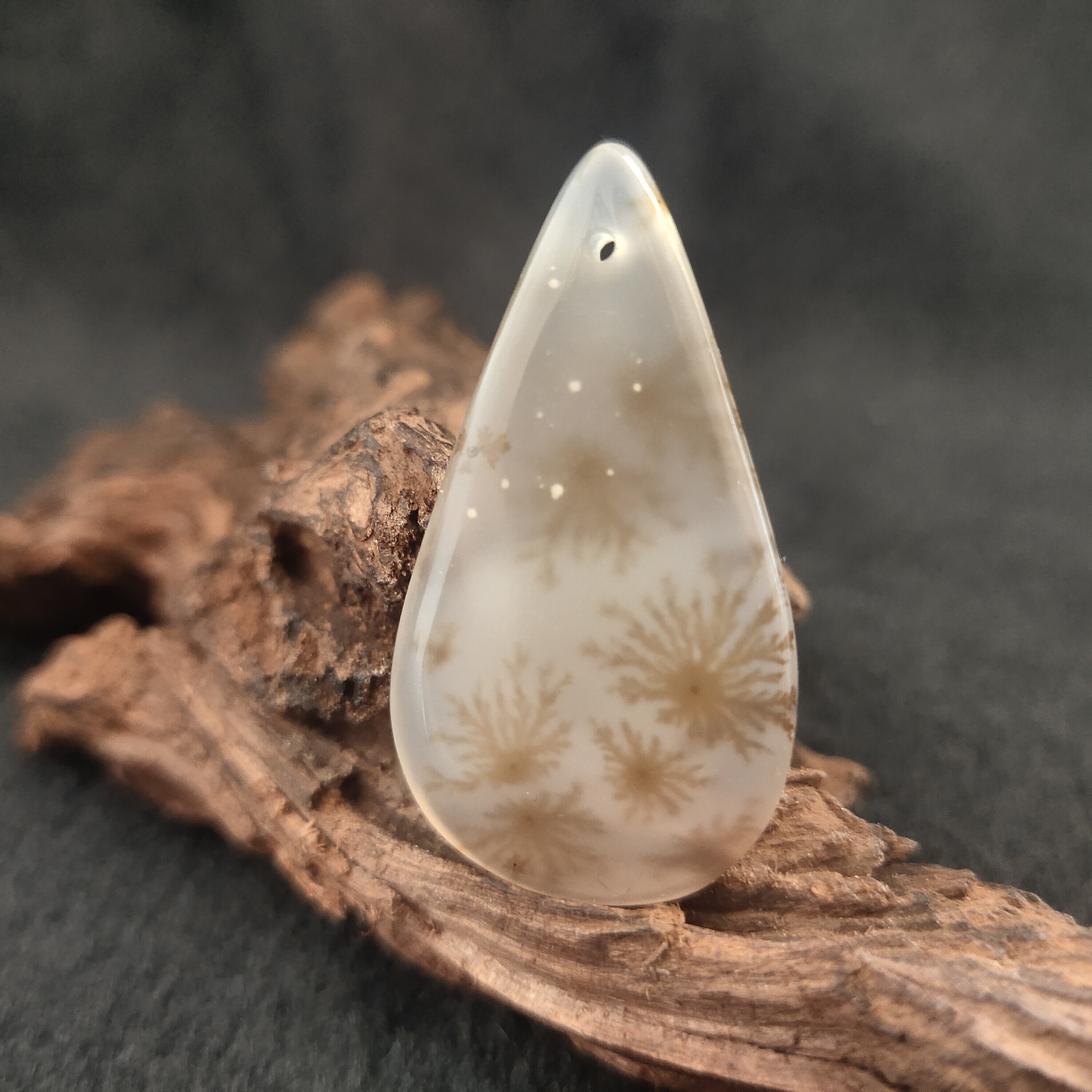 海洋玉髓草花玛瑙吊坠项坠男女水滴项链玉石水冲冰料樱花水草颈饰