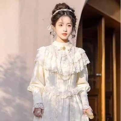 宫廷风洋小姐龙年长袖连衣裙