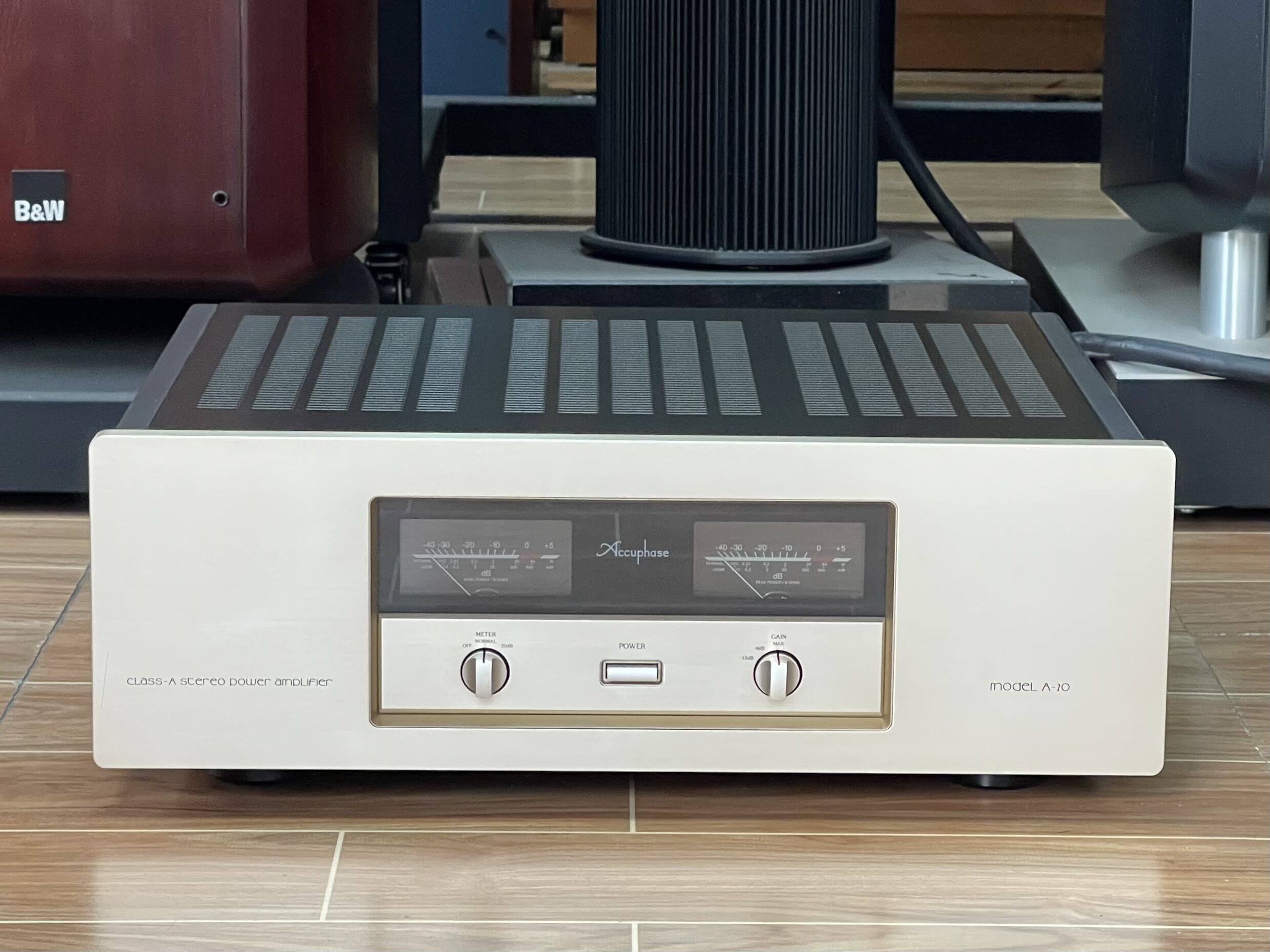 日本accuphase/金嗓子a-20一代铭器经典发烧高端纯甲类后级功放机