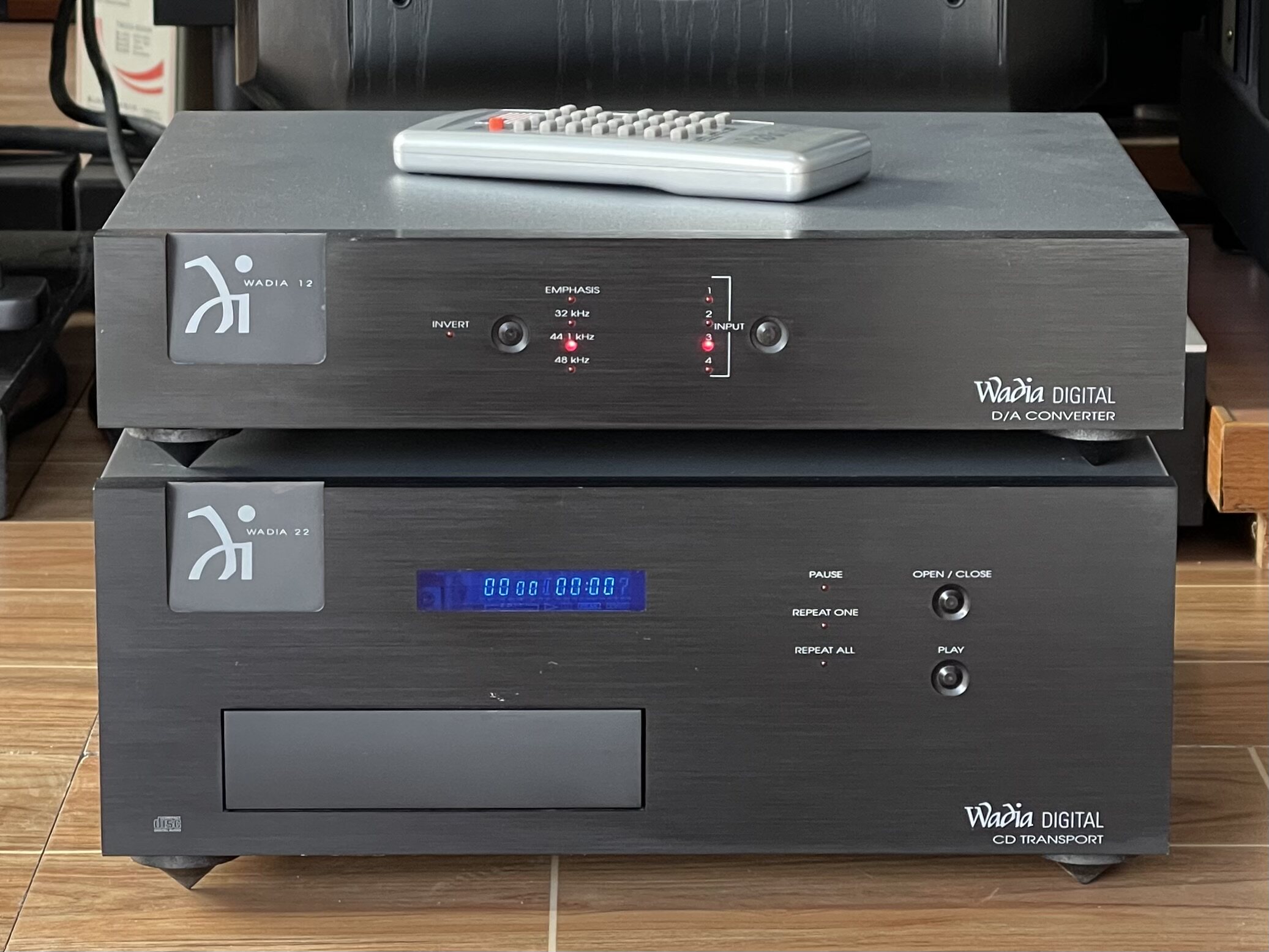 美国WADIA/怀念12D/A CONVERTER+22CD TRANSPORT解码转盘西装一套
