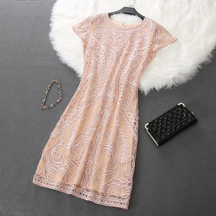 新款夏季妈妈装年轻婆婆岳母气质婚宴礼服中年女士短袖刺绣连衣裙