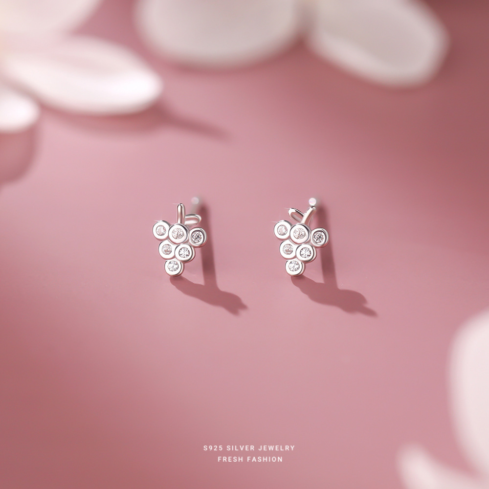 s925通体纯银冷淡风微镶葡萄耳钉