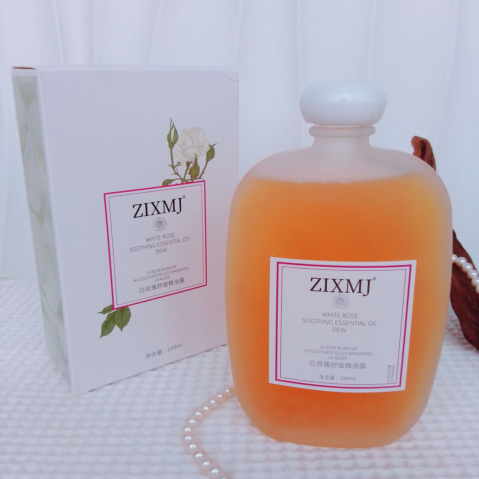 以花养肤太绝...ZIXMJ白玫瑰舒缓精油露面部补水湿敷精华水249ml